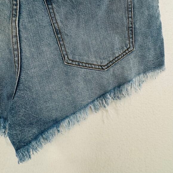 We The Free Cut Off Jean Shorts Womens Size 29 Denim Blue Lightwash Mid Rise - Picture 4 of 10